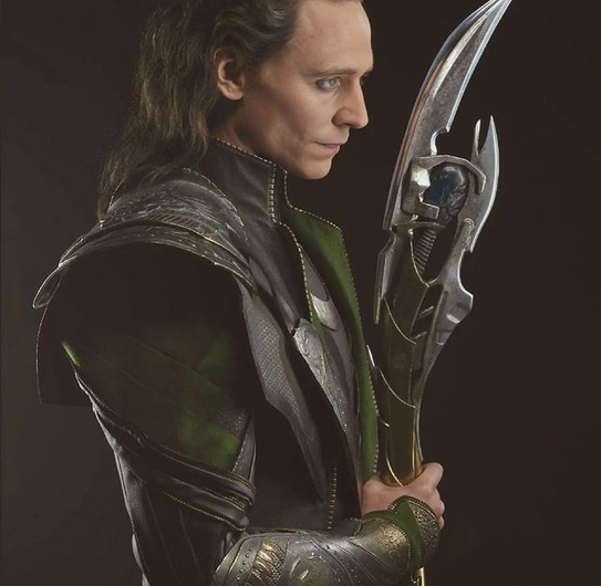 Loki’s Rise: Unveiling the Blockbuster Films that Made Tom Hiddleston a Hollywood Millionaire